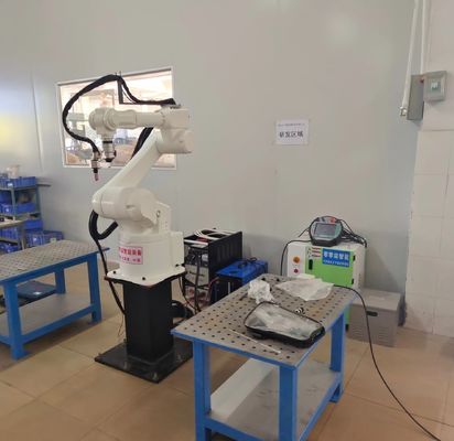 Robô de solda automática industrial de solda do robô do braço de 6 linhas centrais para placas grossas médias
