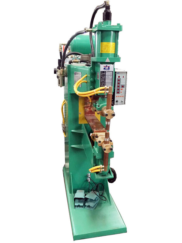 Máquina de soldadura do ponto do dispositivo da soldadura de ponto da precisão 150KVA única para a cremalheira do armazenamento