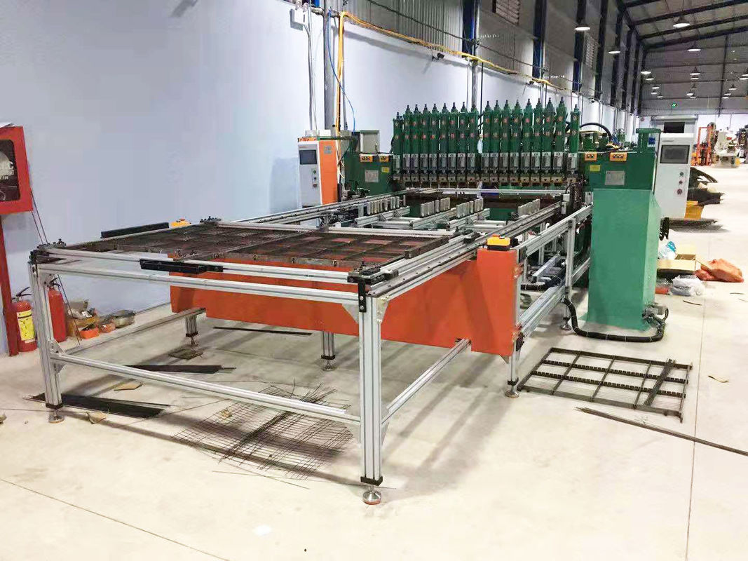 Máquina de soldadura industrial 150KVA de Gantry Type Row do soldador do ponto da frequência variável